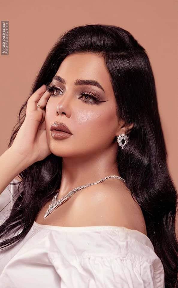 منة راضي تتألق في أحدث إطلالة بعدسة إسلام رمضان