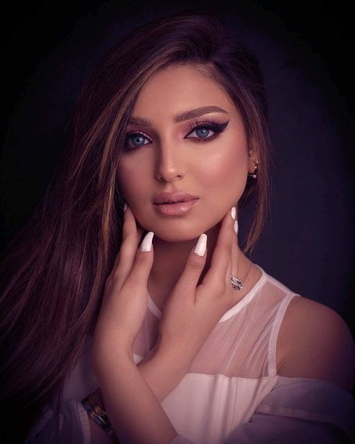 ياسمين سامي تتألق في أحدث إطلالة بلمسة إيمان أيمن