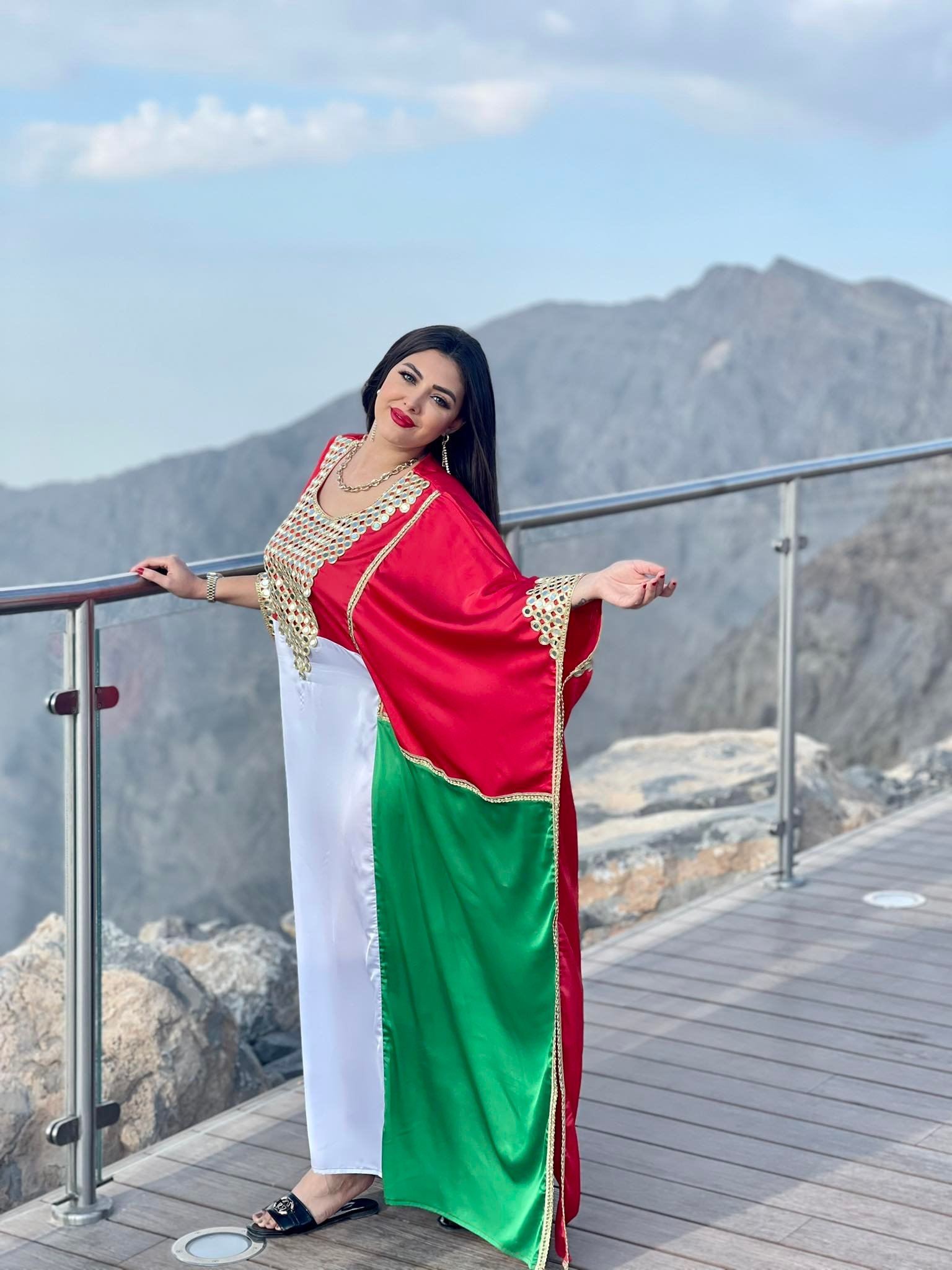 جيسي علي تحتفل بالعيد الوطني لدولة الإمارات