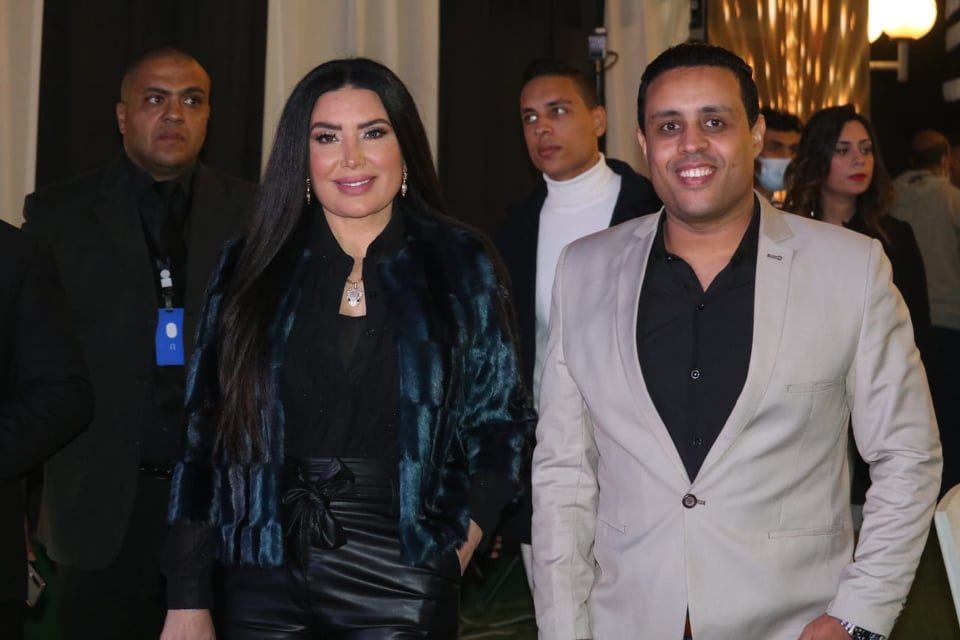 جنات والعسيلي يتألقان  في حفل ” ايست كايرو” وسط حضور كبير من نجوم الوسط الفني