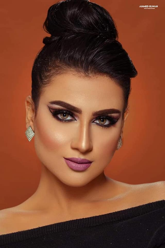 قمر تتوهج في احدث ظهور بلمسة نهال نبيل