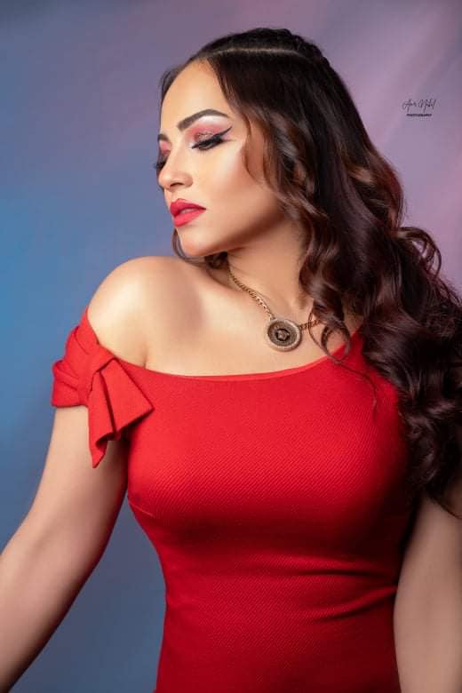 جينا حميد تلفت الانظار في عيد الحب بلمسة بينو اليمني