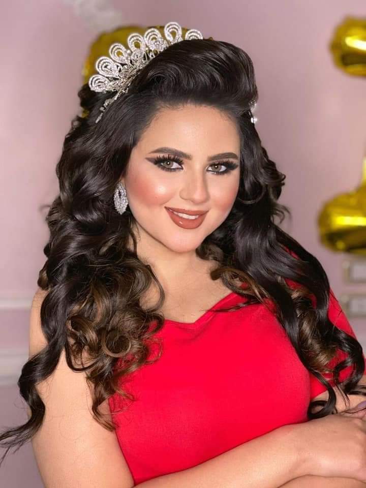 فرحة مجدي تتالق في احدث اطلالة بلمسة اسراء احمد