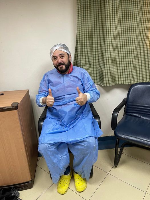 عمرو عبد العزيز يعلن خضوعه لعملية جراحية