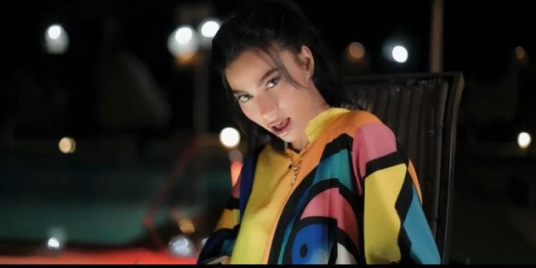 شيرين اللجمي تختار ديكورات  كليب “كده صح”