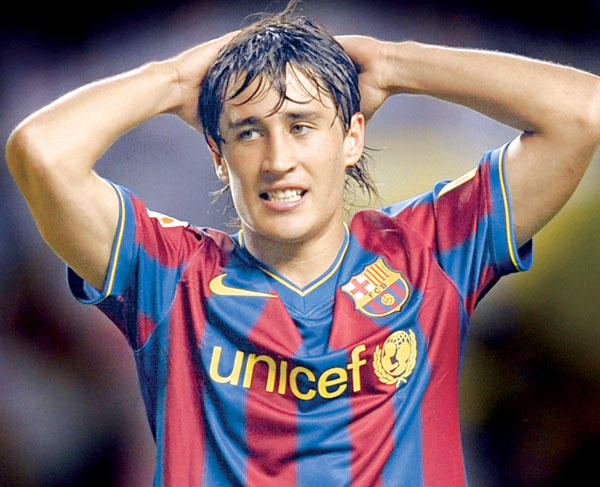 لاعب برشلونة السابق يعتزل كرة القدم نهائيا