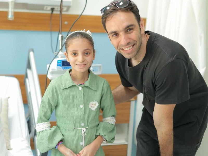 زيارة إنسانية لأحمد الشامي لمستشفى الناس للاطفال