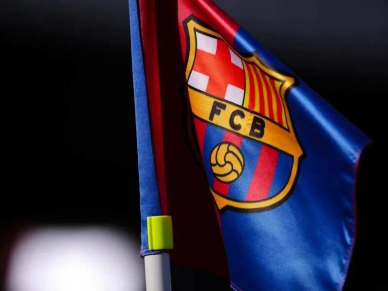 برشلونة يفكر بضم لاعبين جدد في يناير