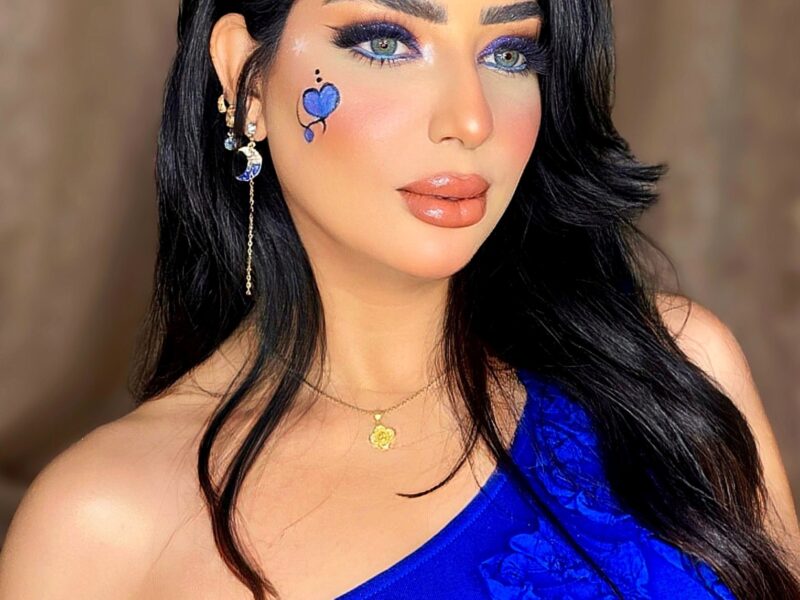 ميرو محمد تتألق بالأزرق في احدث جلسة تصوير