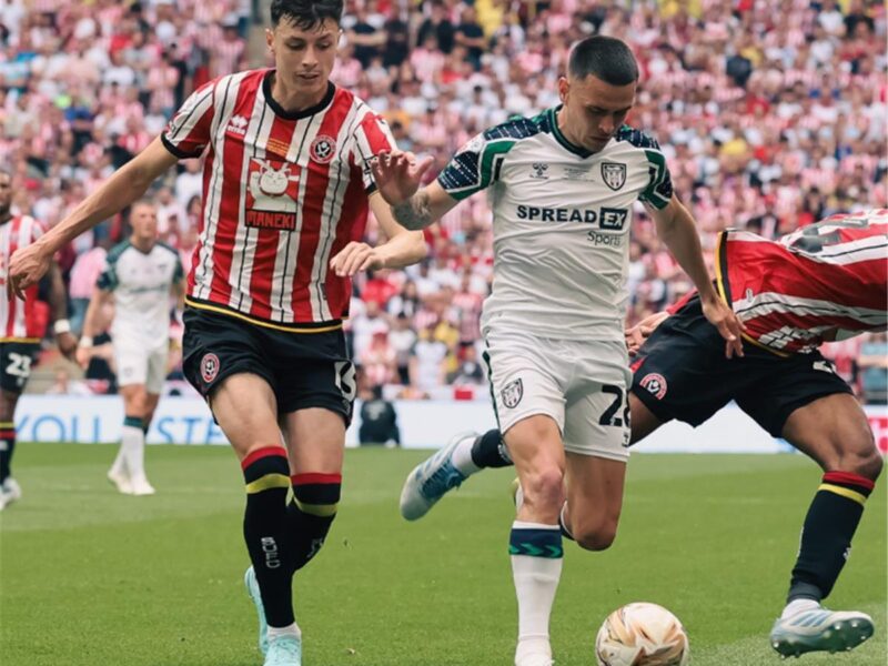 سندرلاند يعود إلى بطولة الدوري الانجليزي الممتاز