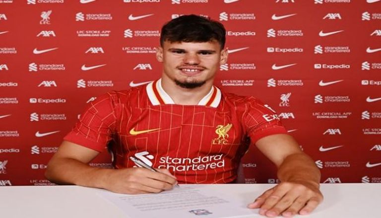ليفربول يتمم تعاقده مع ظهير بورنموث