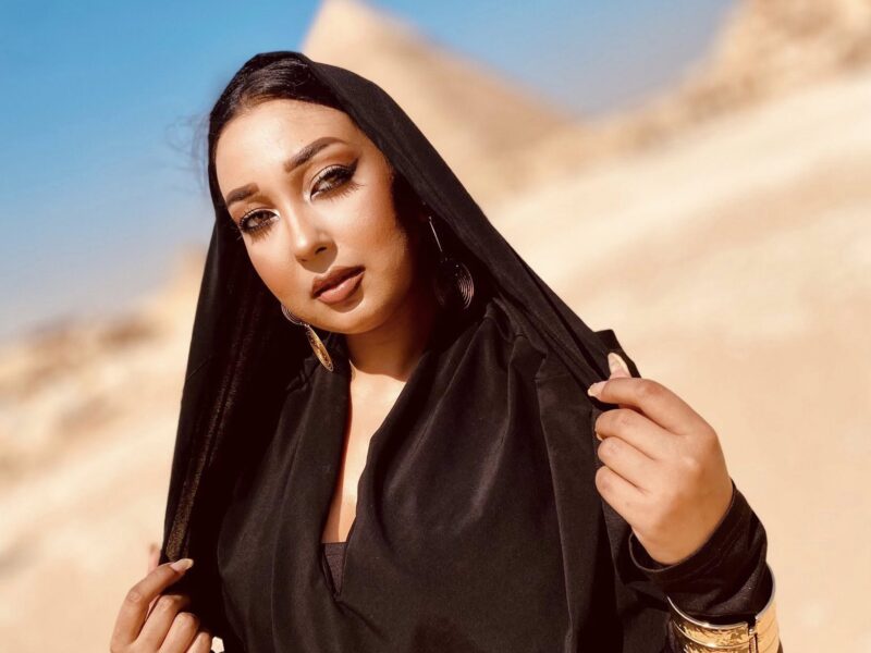 ديانا يوسف تتألق في سفح الأهرامات في احدث ظهور