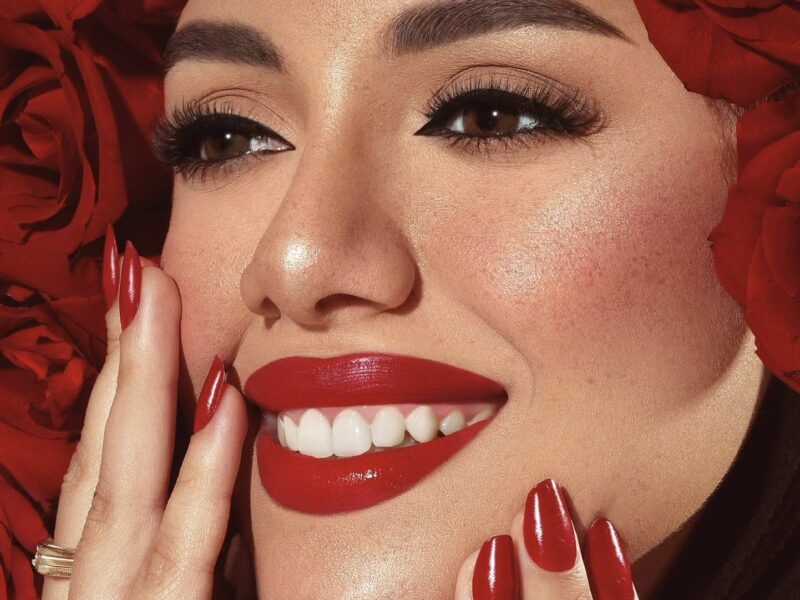 خالد صالح يقدم جلسة جديدة برفقة اسراء علي