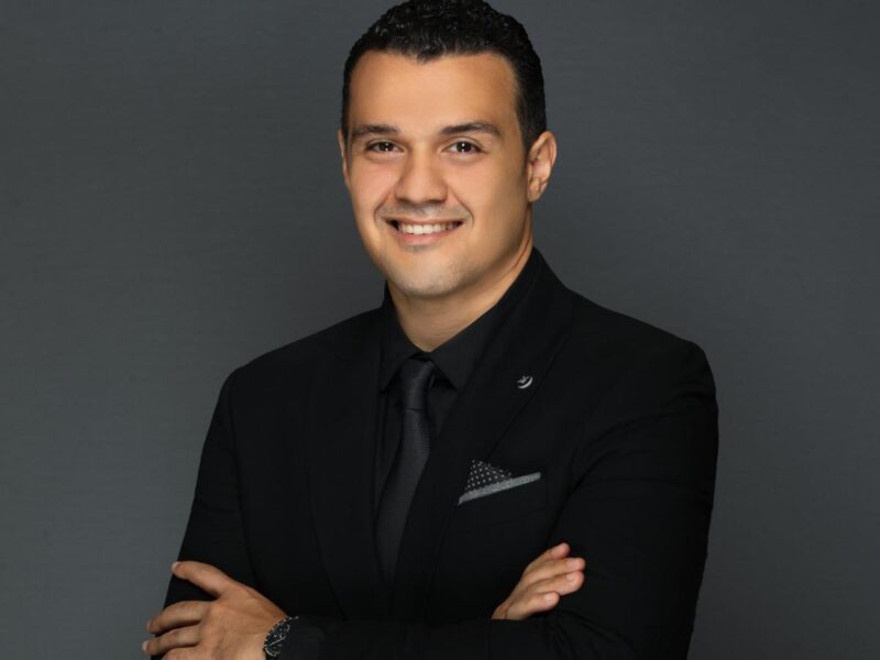 أحمد طارق سليم “تيخا”.. المصري الذي تغلّب على الموت ليقود ثورة الصحة والاستدامة والتكنولوجيا في العالم