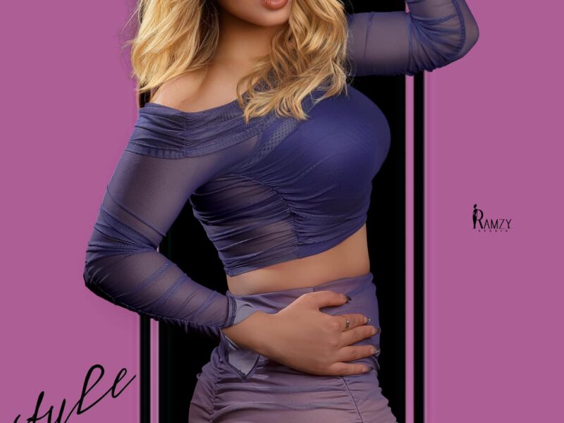 شروق اسماعيل تخطف الاضواء بالازرق بعدسة اسلام رمزي