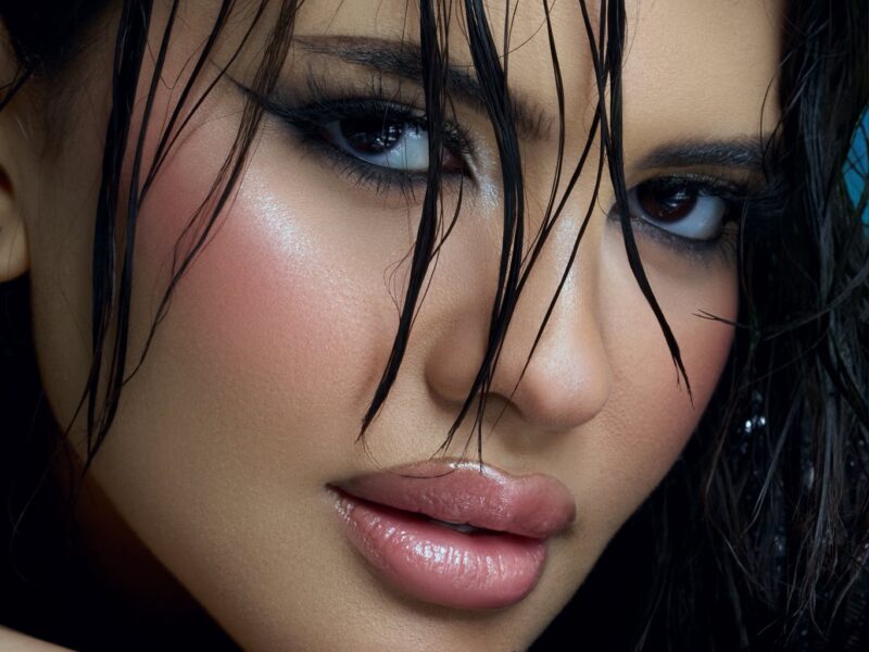 يارا مدحت تخطف الاضواء في ظهور لافت بعدسة عمر حسين