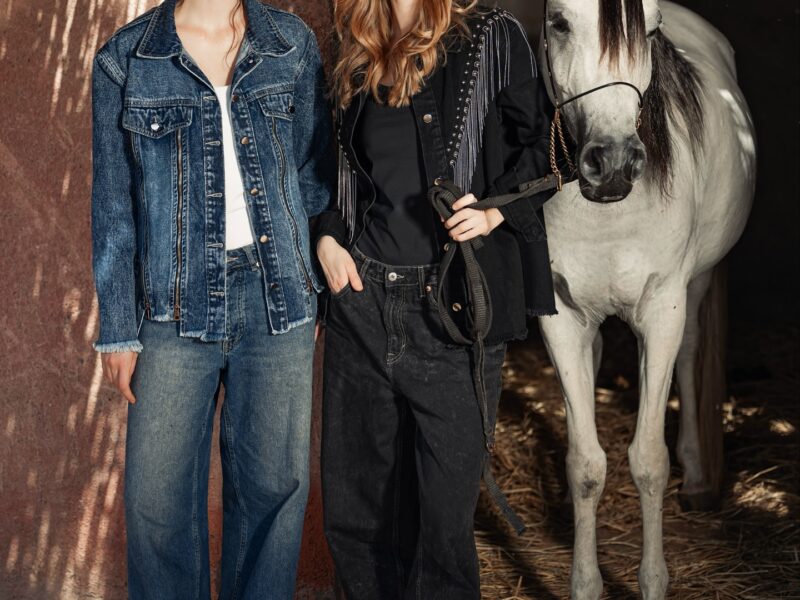 عمر الجوهري يقدم جلسة تصوير قوية برفقة دنيا اسماعيل وبسنت زهرة