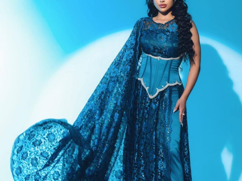 دينا محمود تنشر سحرها بإطلالة لافتة بعدسة حسن غريب