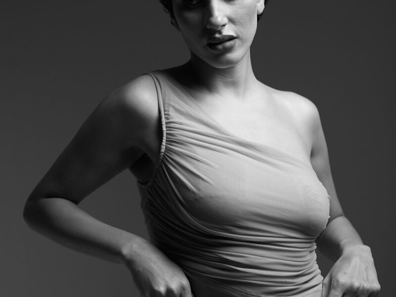 جيسي الصيرفي تواصل تألقها القوي بعدسة اسلام ناجي