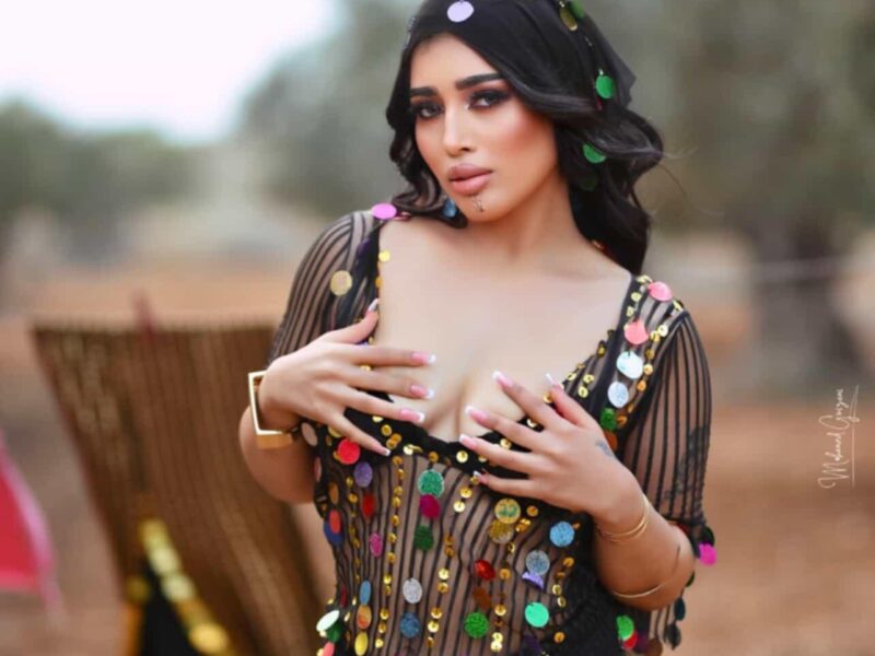 اش اش تخطف الانظار بالجلابية في احدث ظهور