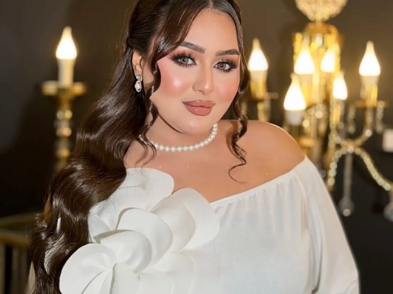 زهرة سليم تخطف الانظار بالابيض في احدث ظهور