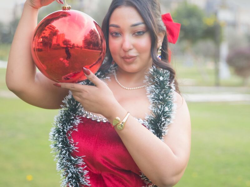 ديانا يوسف تحتفل بالعام الجديد بعدسة حسين مبارك