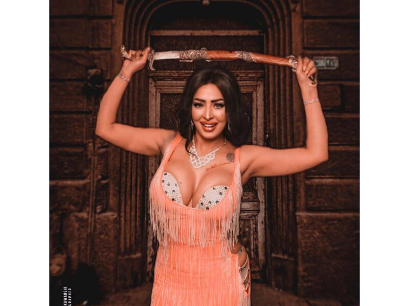 موكا تخطف الانظار في احدث ظهور بعدسة اسلام كوارشي