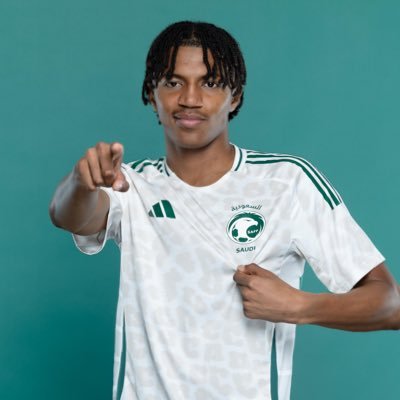 نيوم ينهي التعاقد مع لاعب الأهلي