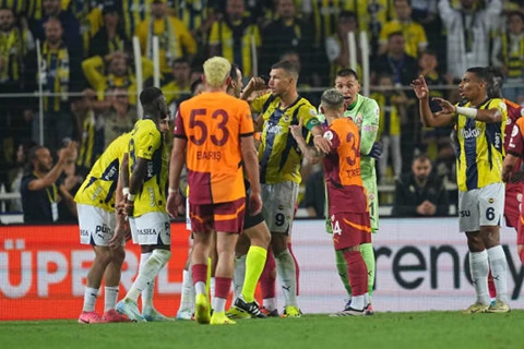 فنربخشة يتوج بلقب السوبر التركي على حساب جالاتا سراي