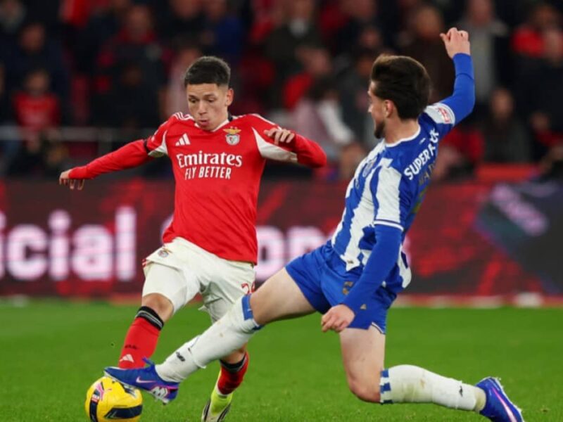 التعادل الإيجابي يحسم قمة بنفيكا وبورتو بالدوري البرتغالي