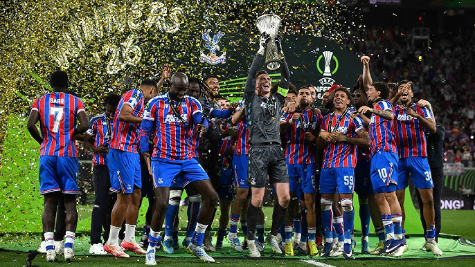 كريستال بالاس يتوج بلقب دوري المؤتمر الاوروبي للمرة الأولى في تاريخه