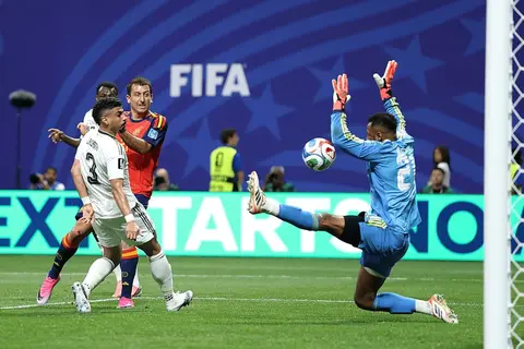 إسبانيا تختتم تحضيراتها للقاء السعودية بكأس العالم