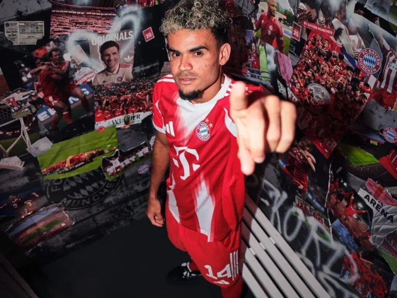 بايرن ميونيخ يرد على أنباء رحيل لويس دياز هذا الصيف
