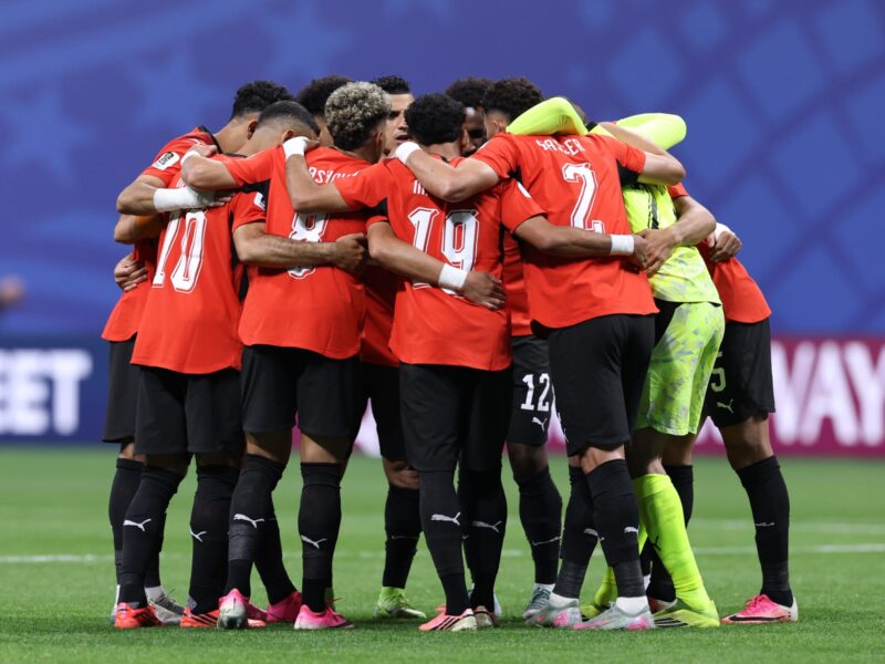 الرئيس السيسي يكرم المنتخب المصري في قصر الرئاسة